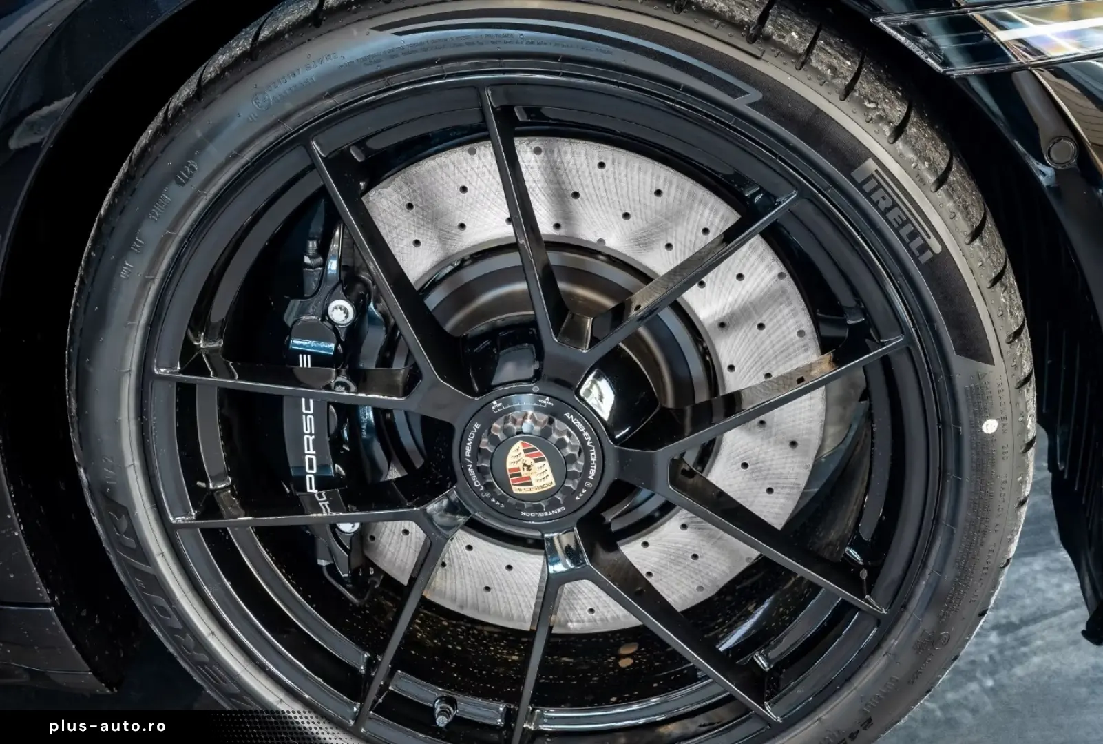 Porsche 992 911 Carrera 4 GTS Cabrio Burmester Rivierabl