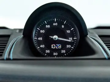 Porsche 992 911 Carrera 4 GTS Cabrio Burmester Rivierabl