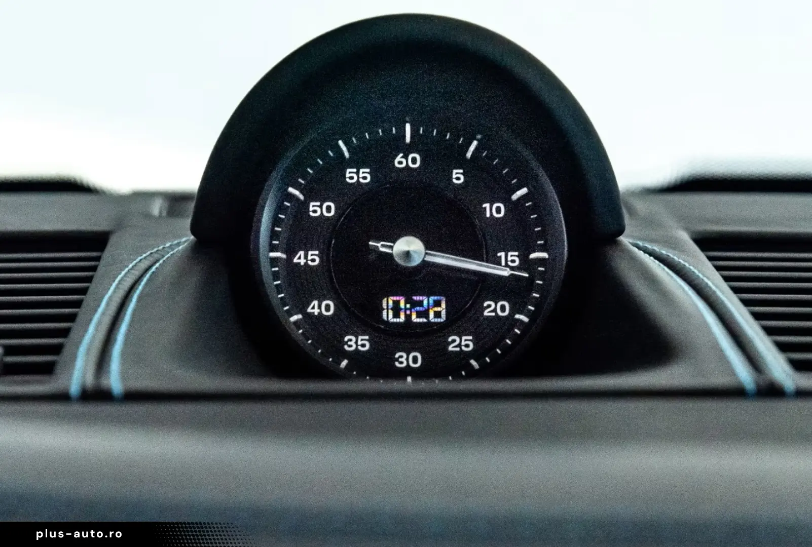 Porsche 992 911 Carrera 4 GTS Cabrio Burmester Rivierabl