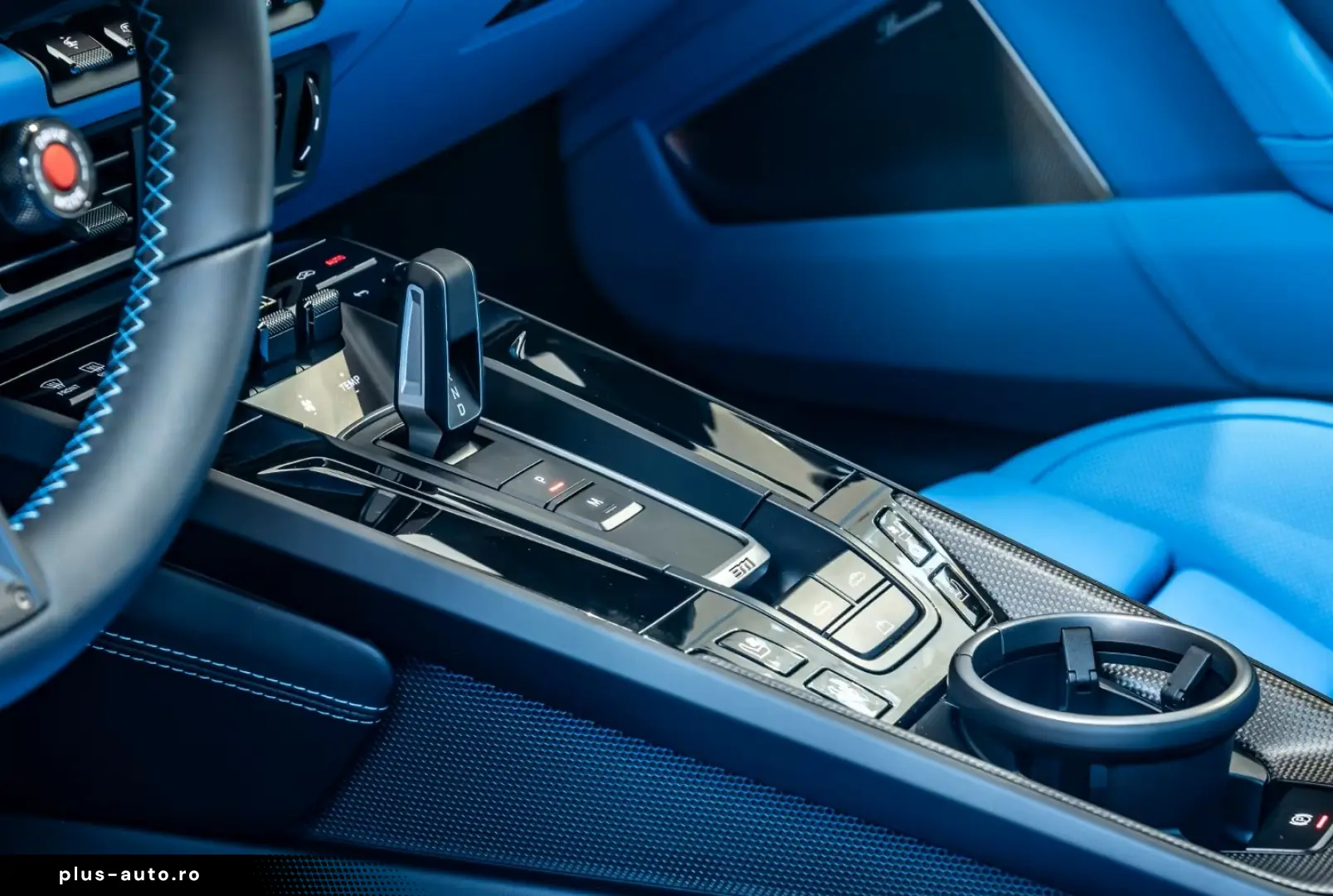 Porsche 992 911 Carrera 4 GTS Cabrio Burmester Rivierabl