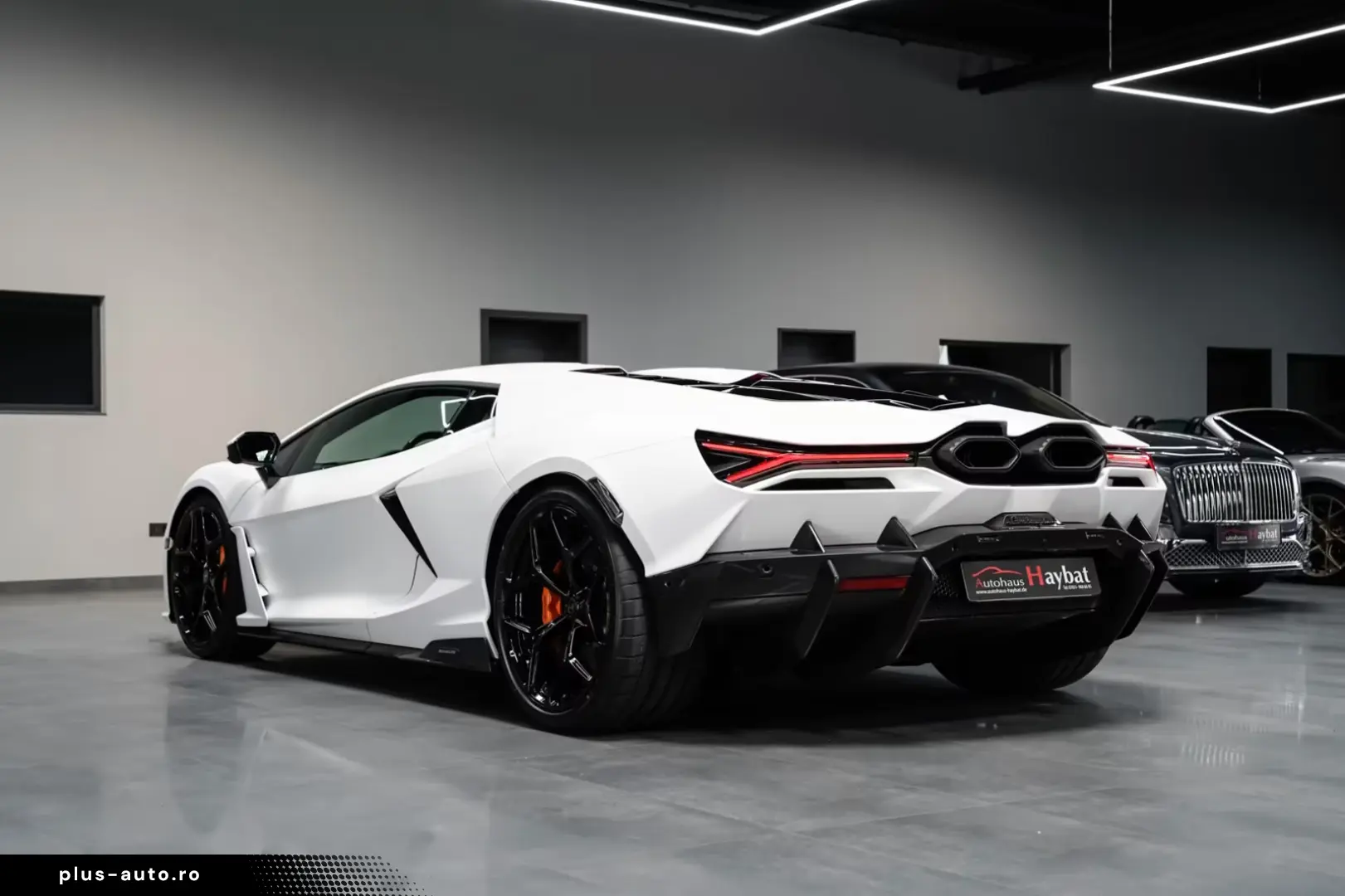 Lamborghini Revuelto