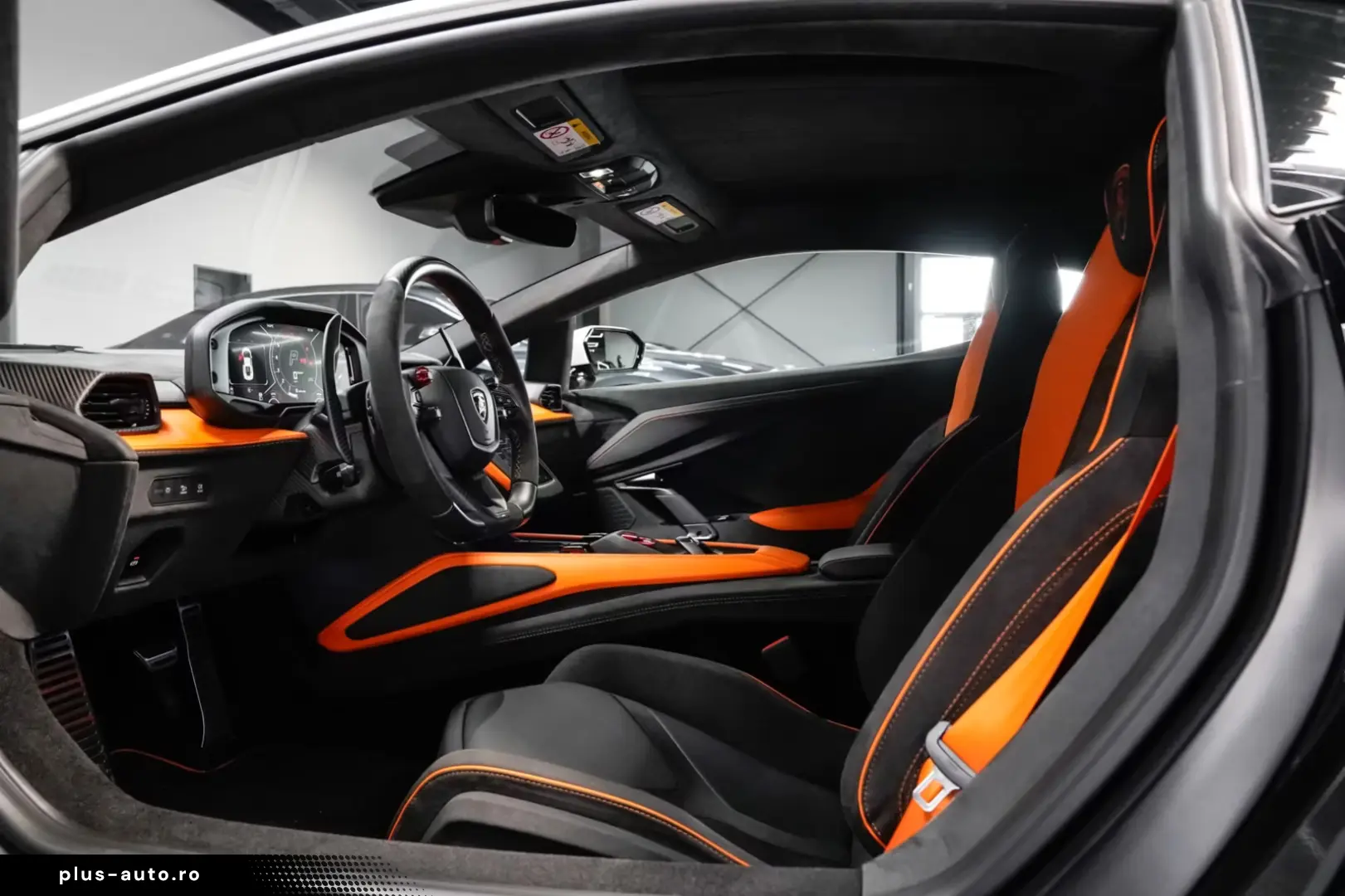 Lamborghini Revuelto