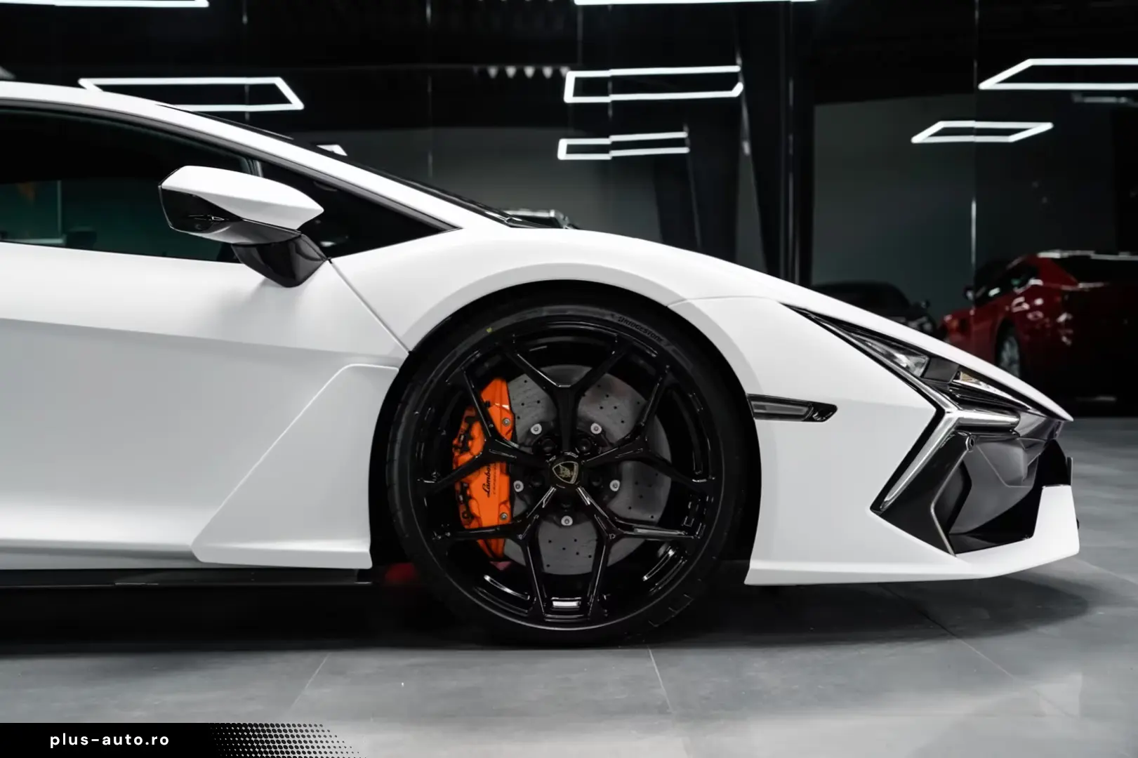 Lamborghini Revuelto