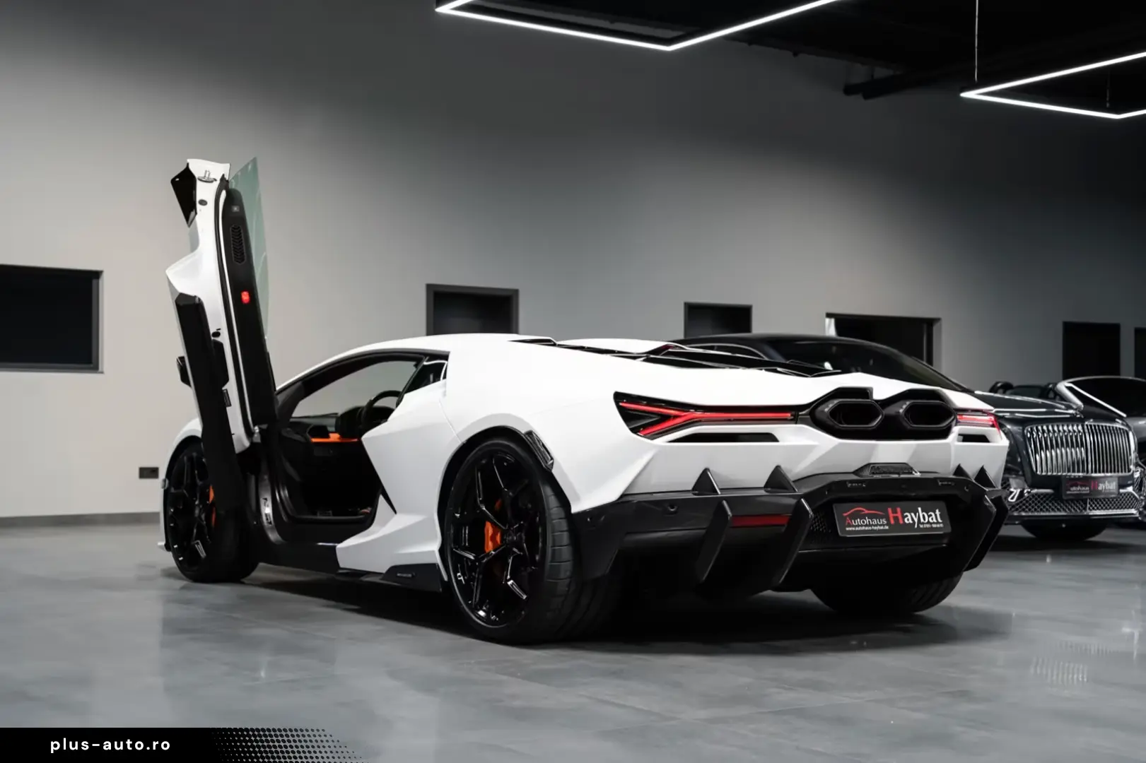 Lamborghini Revuelto