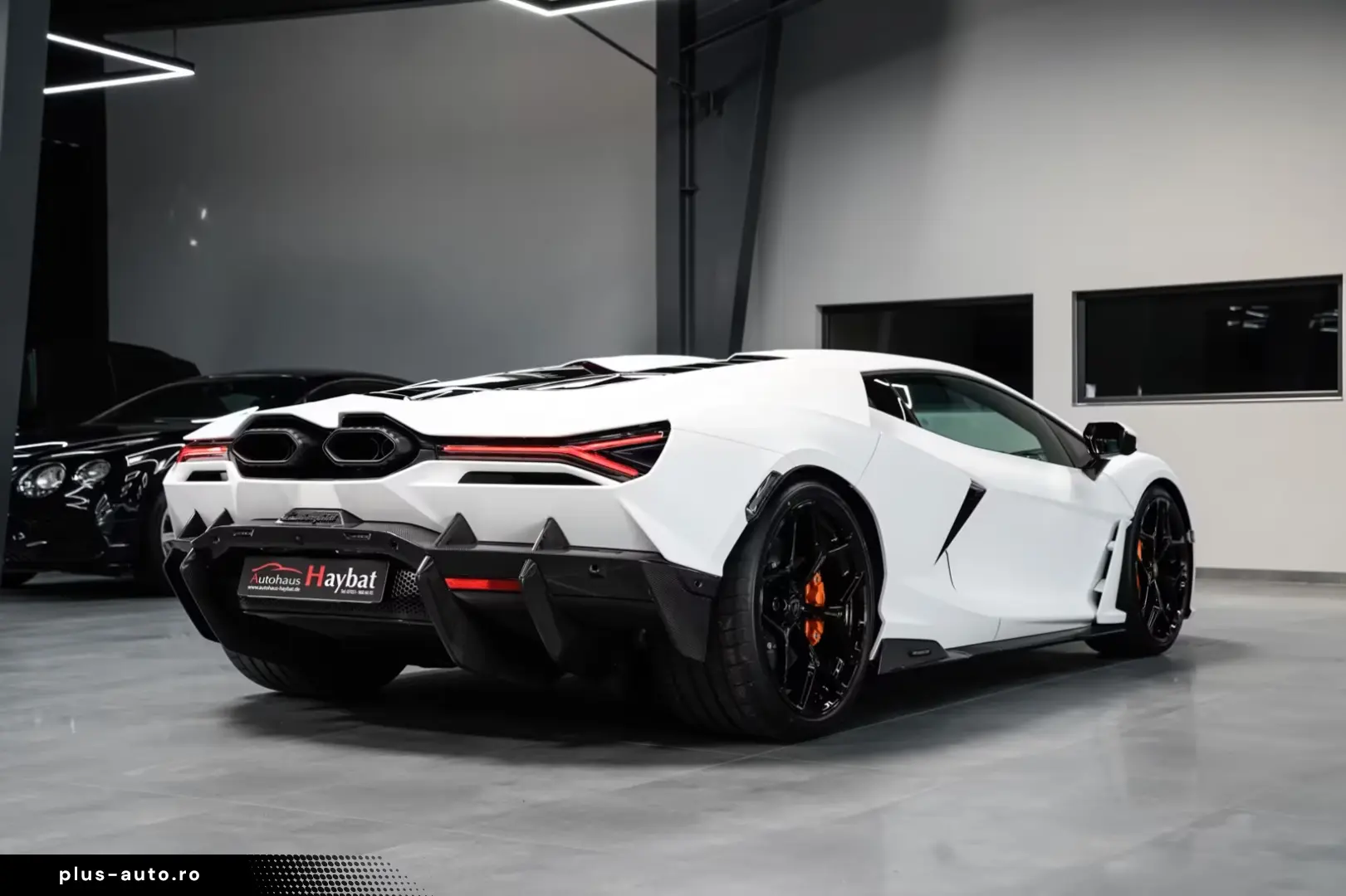 Lamborghini Revuelto