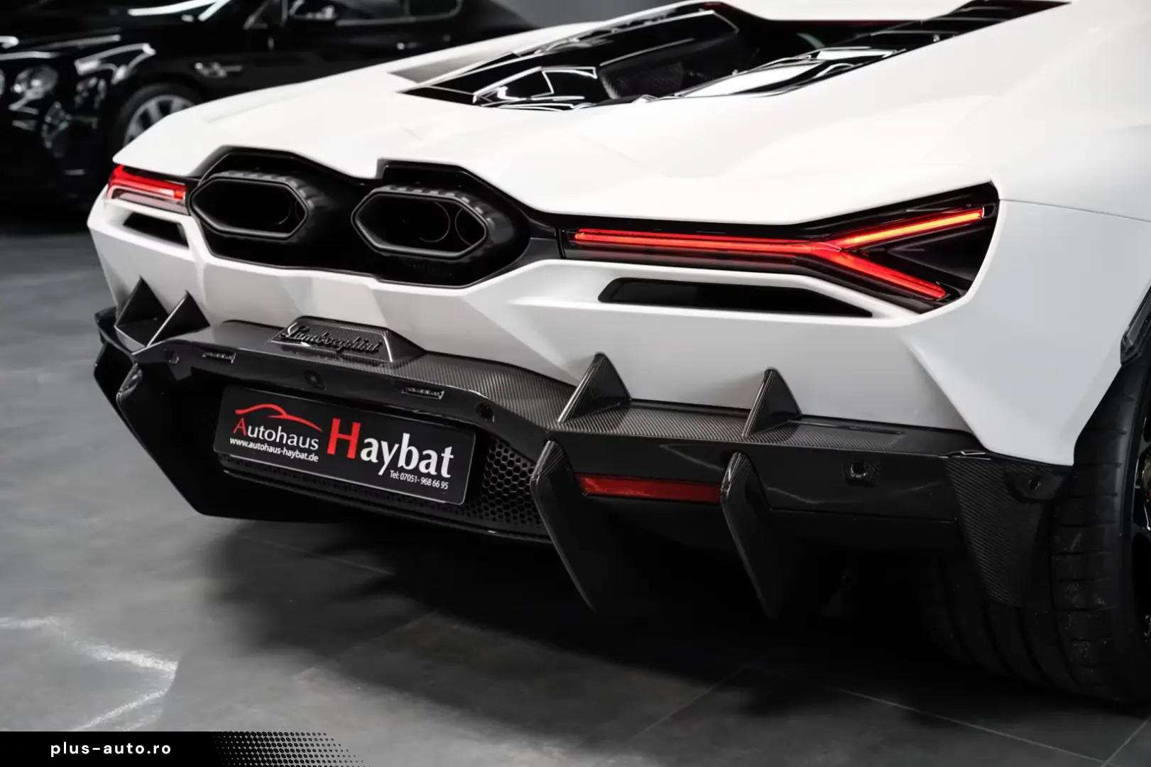 Lamborghini Revuelto