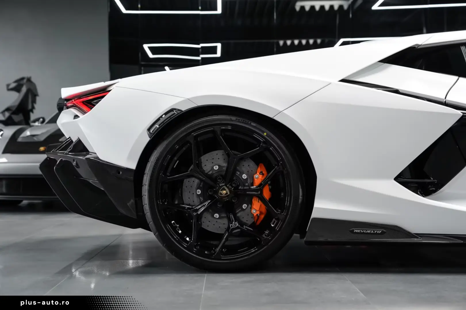 Lamborghini Revuelto