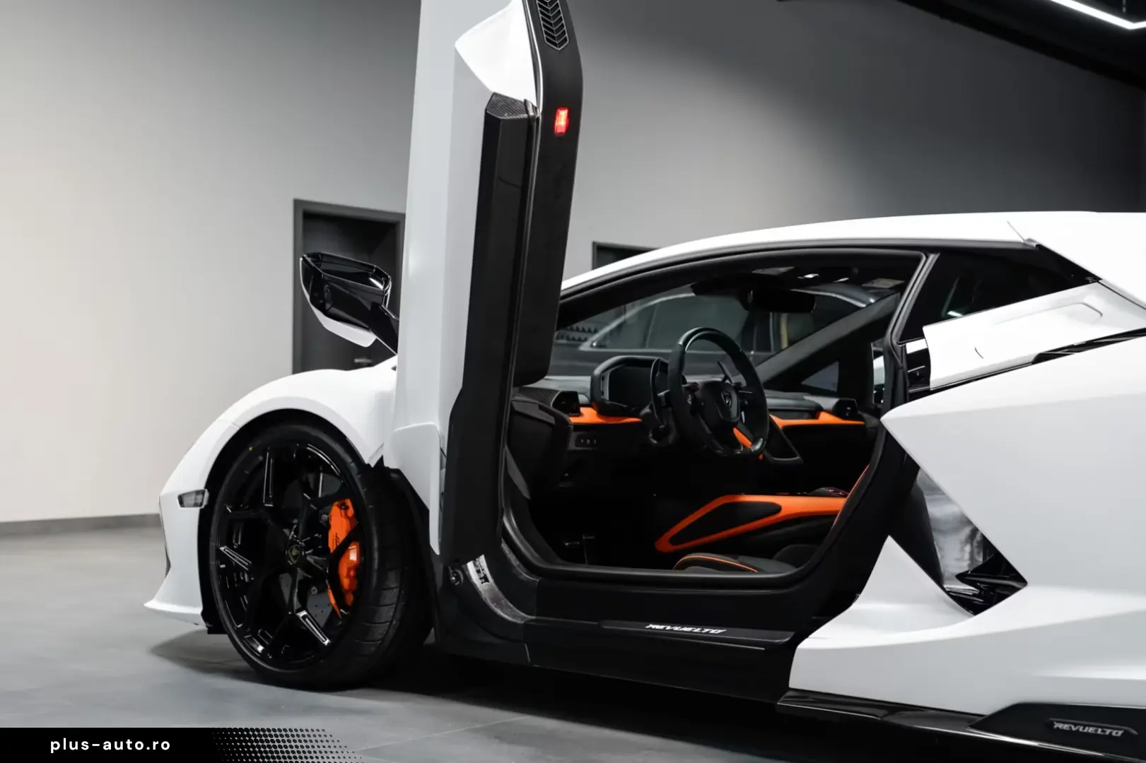 Lamborghini Revuelto