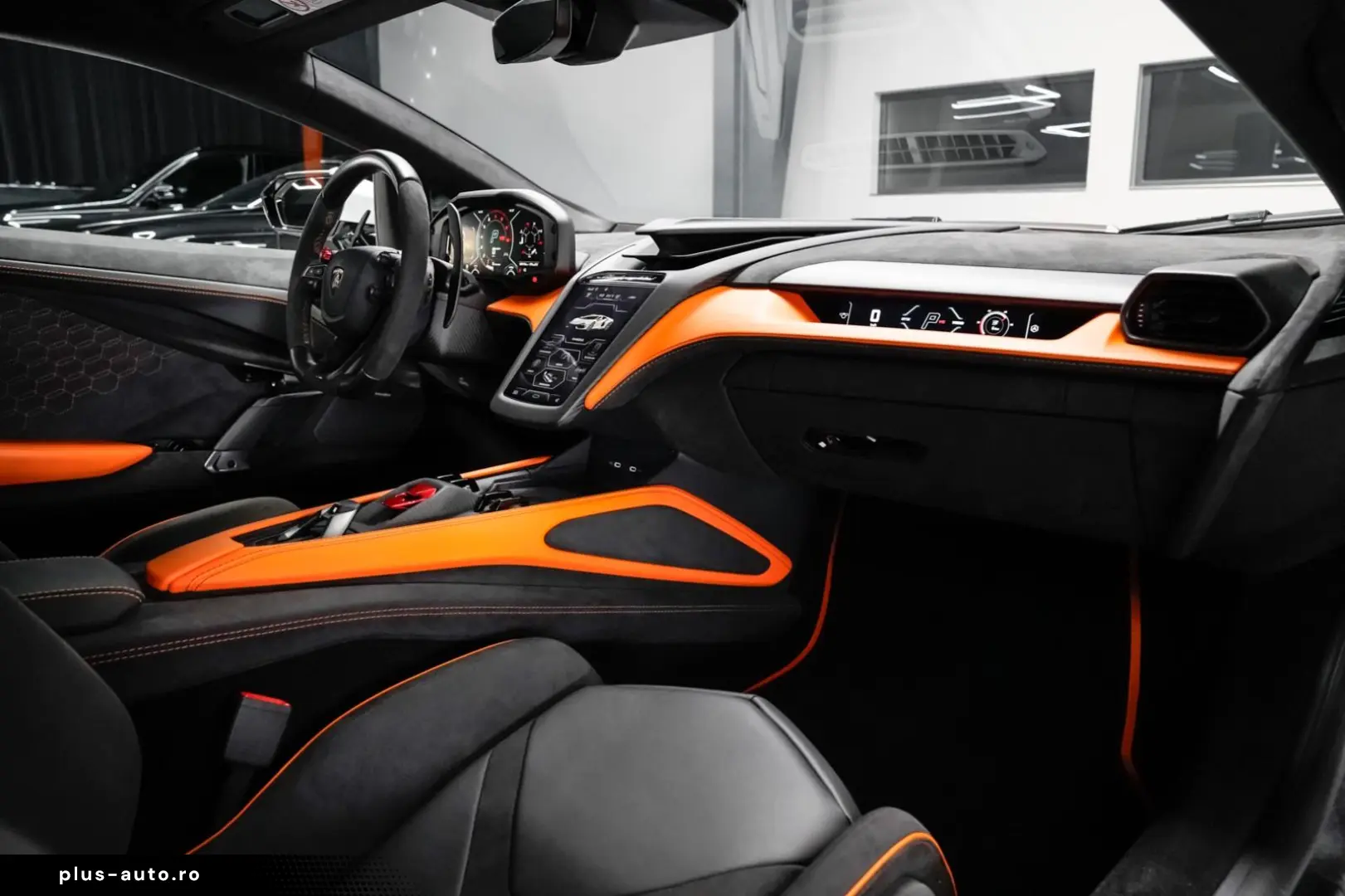 Lamborghini Revuelto