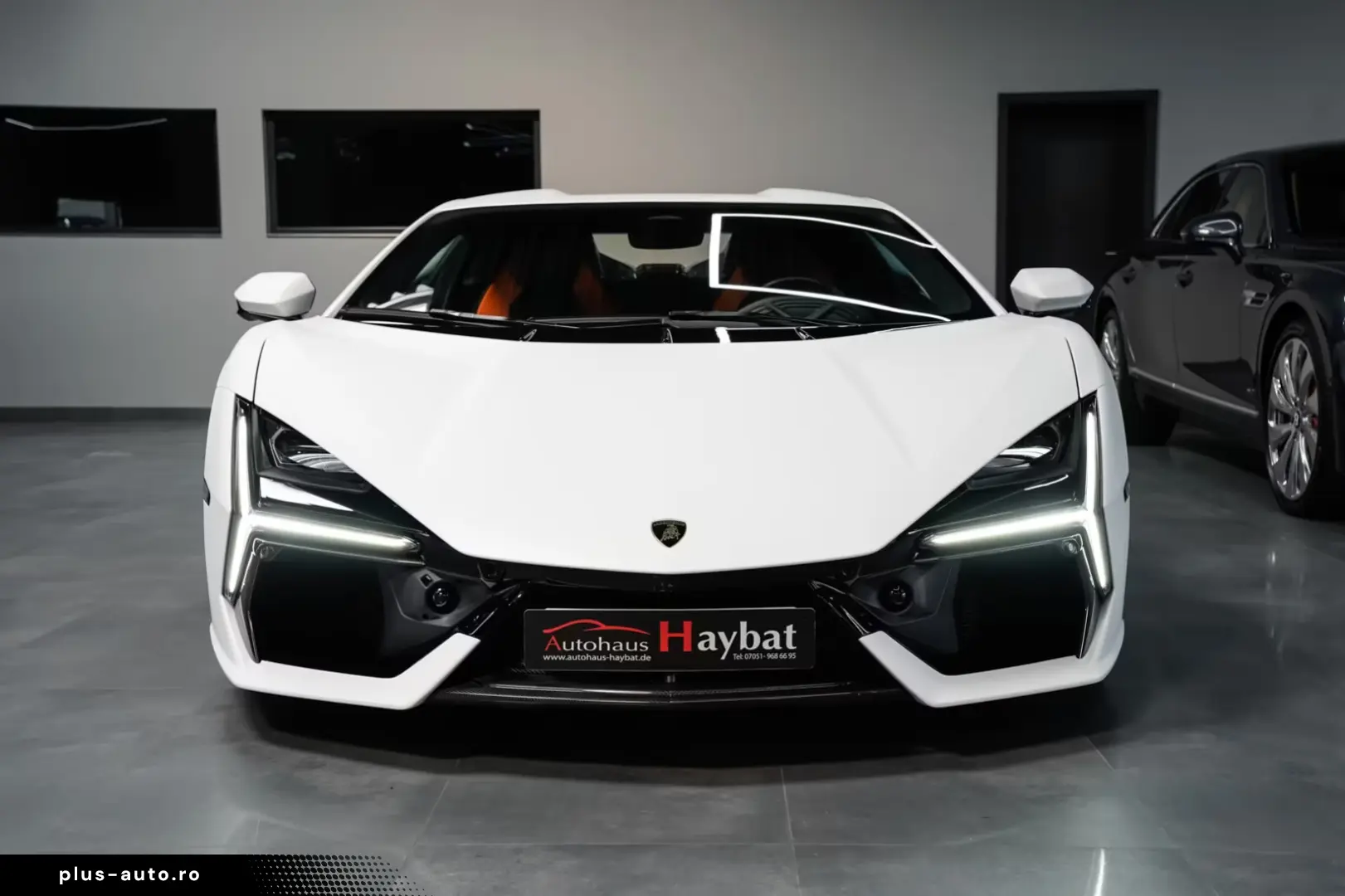 Lamborghini Revuelto