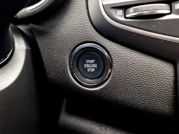 RENAULT MEGANE 1.3 TCe 140 GPF techno