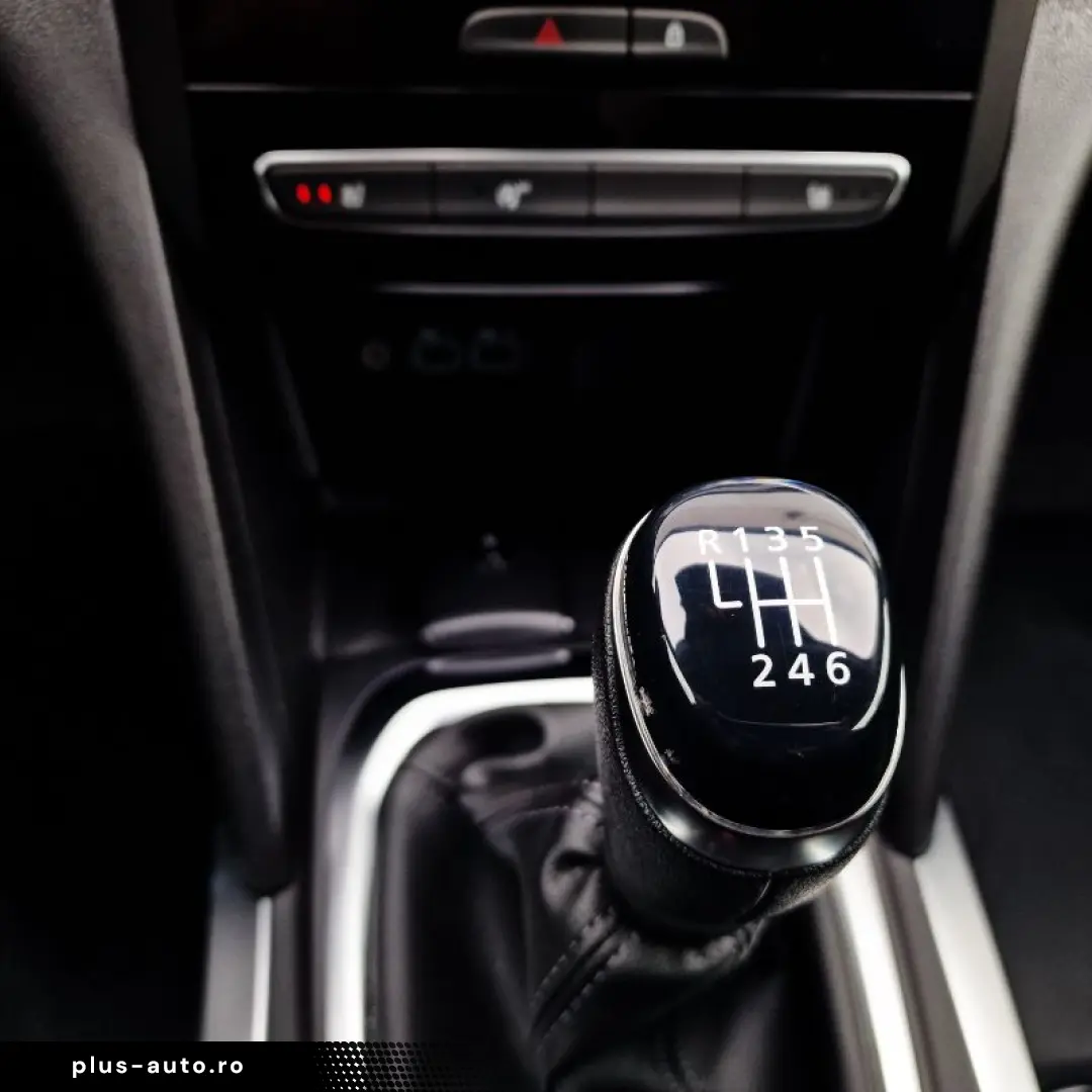 RENAULT MEGANE 1.3 TCe 140 GPF techno