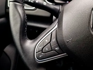 RENAULT MEGANE 1.3 TCe 140 GPF techno