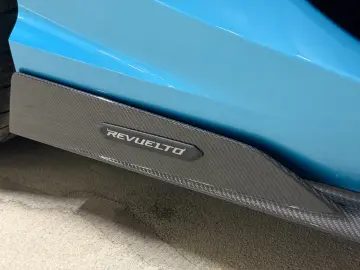 Lamborghini Revuelto