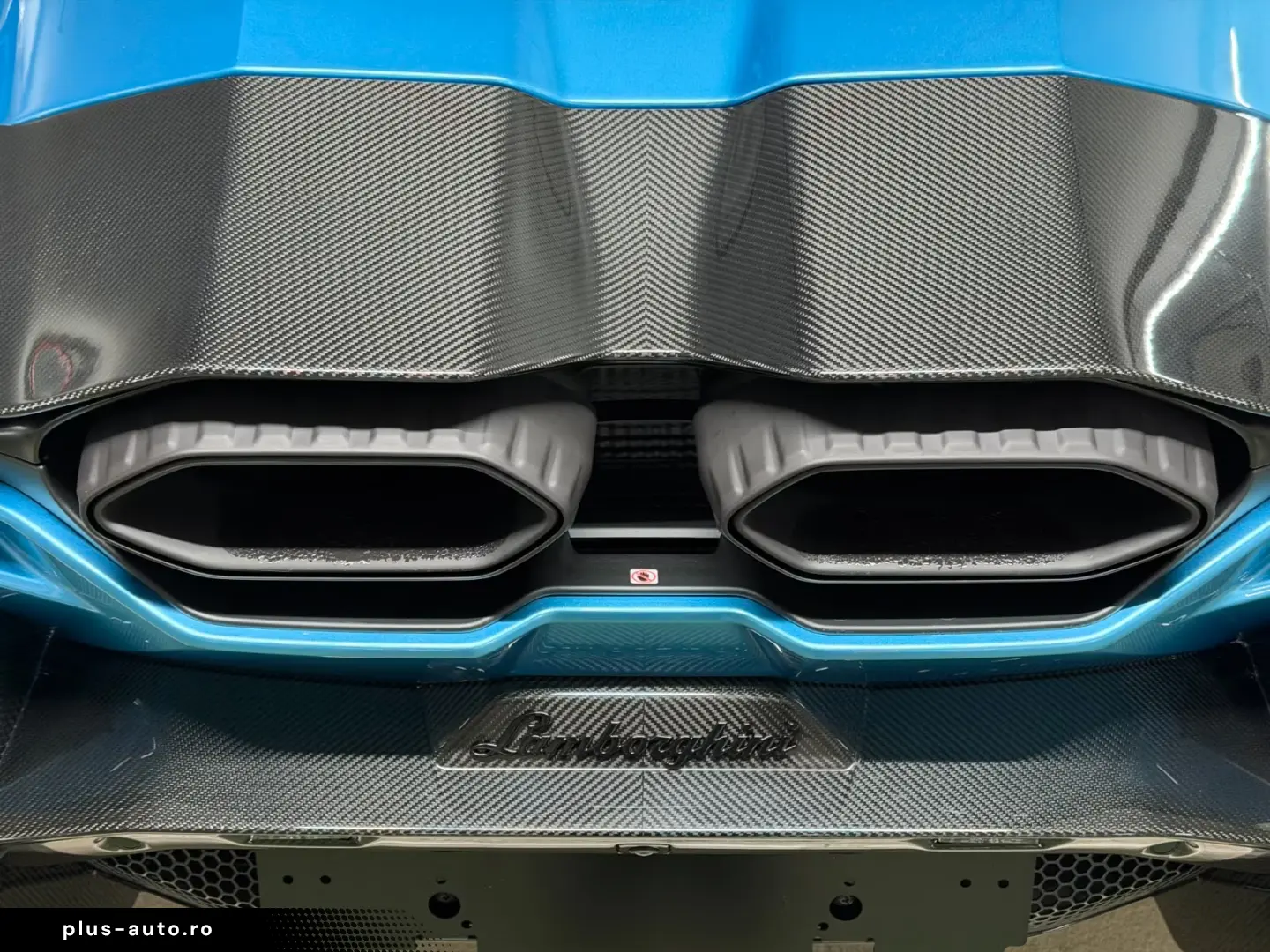 Lamborghini Revuelto