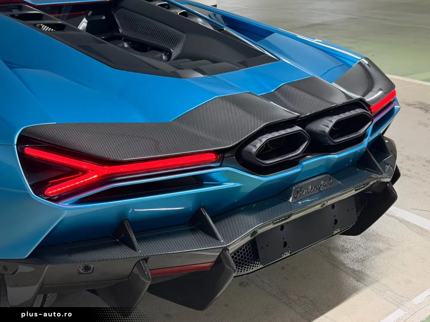 Lamborghini Revuelto