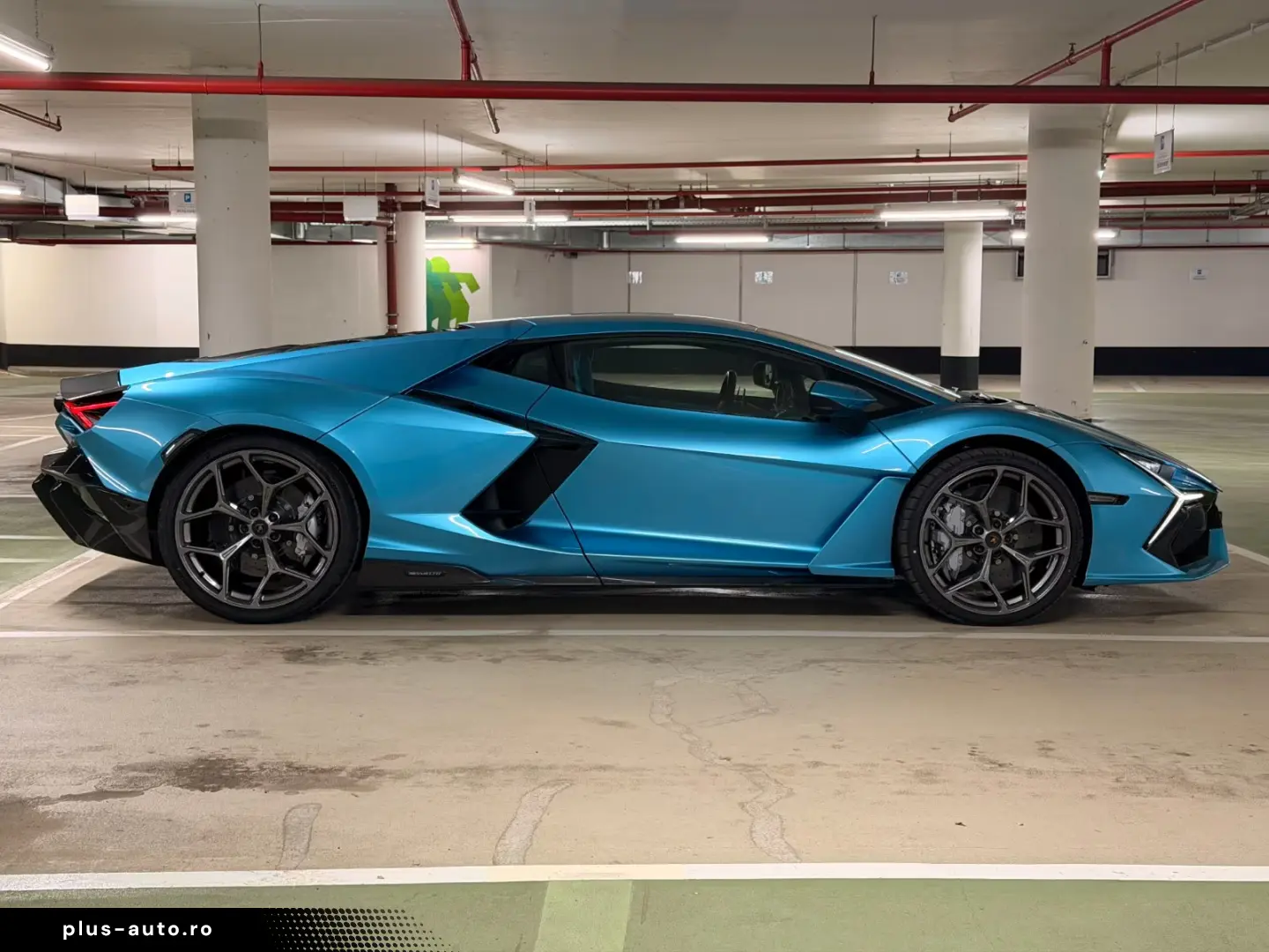 Lamborghini Revuelto