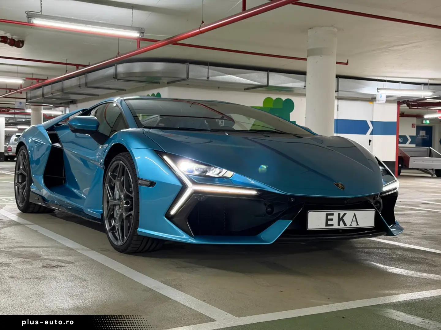 Lamborghini Revuelto