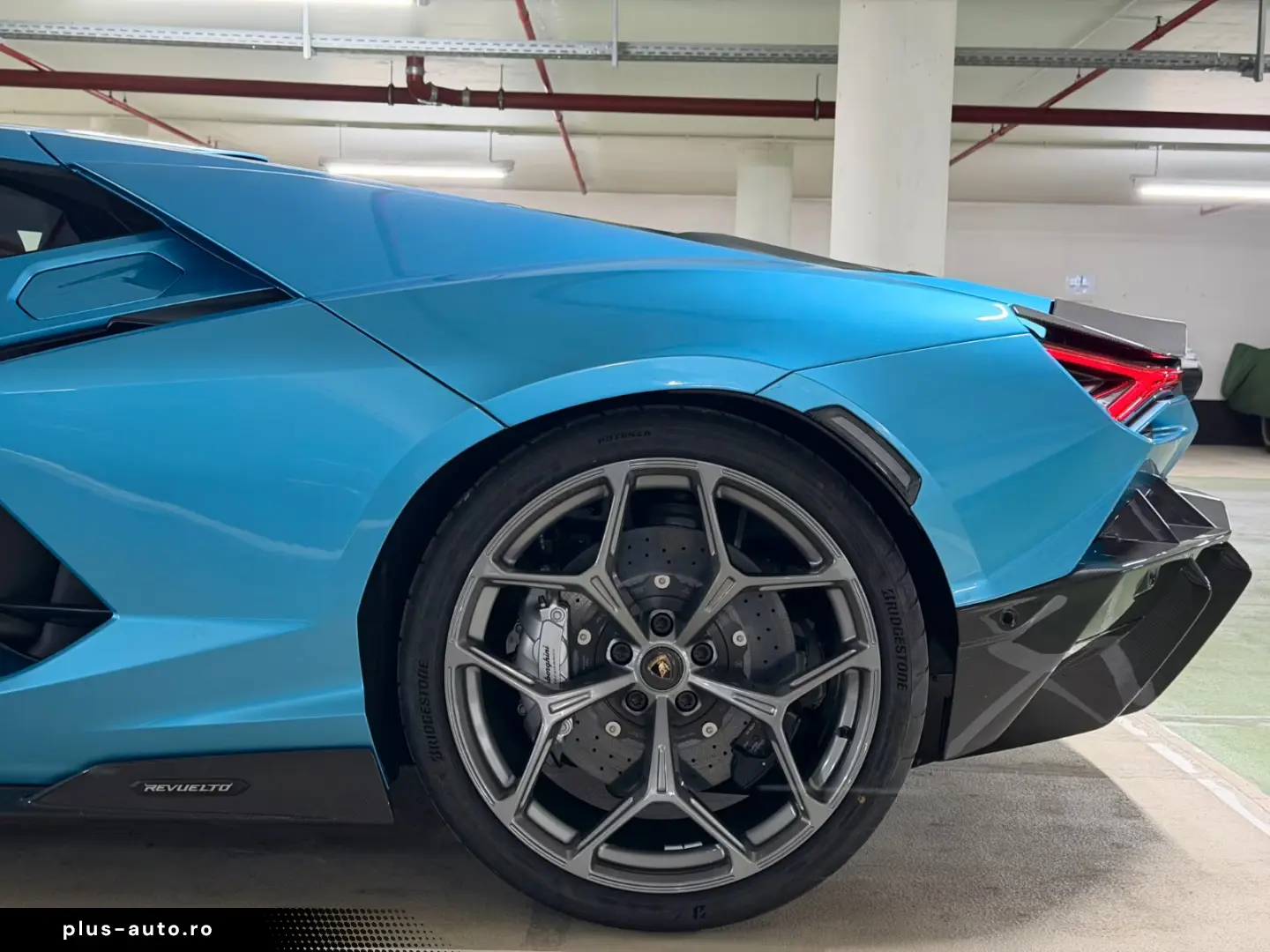 Lamborghini Revuelto