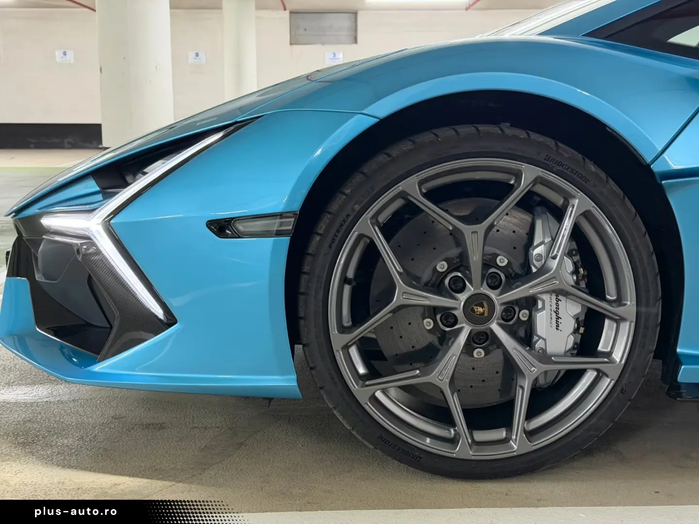 Lamborghini Revuelto