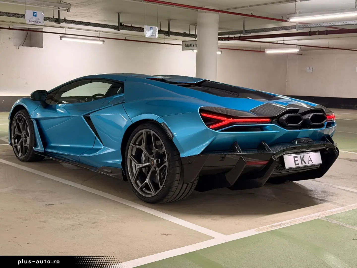 Lamborghini Revuelto