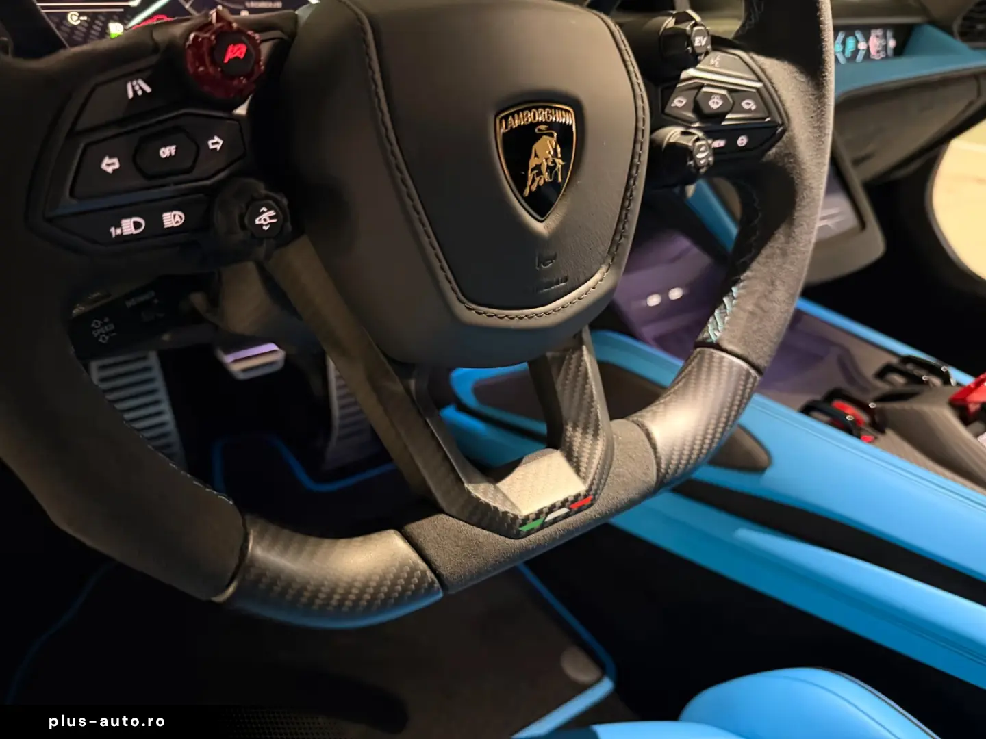 Lamborghini Revuelto