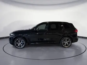 BMW X5 xDr40d MSport Panoramic VentilatedS IcGlow DAProf H&K