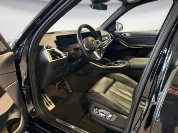 BMW X5 xDr40d MSport Panoramic VentilatedS IcGlow DAProf H&K