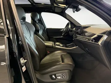 BMW X5 xDr40d MSport Panoramic VentilatedS IcGlow DAProf H&K