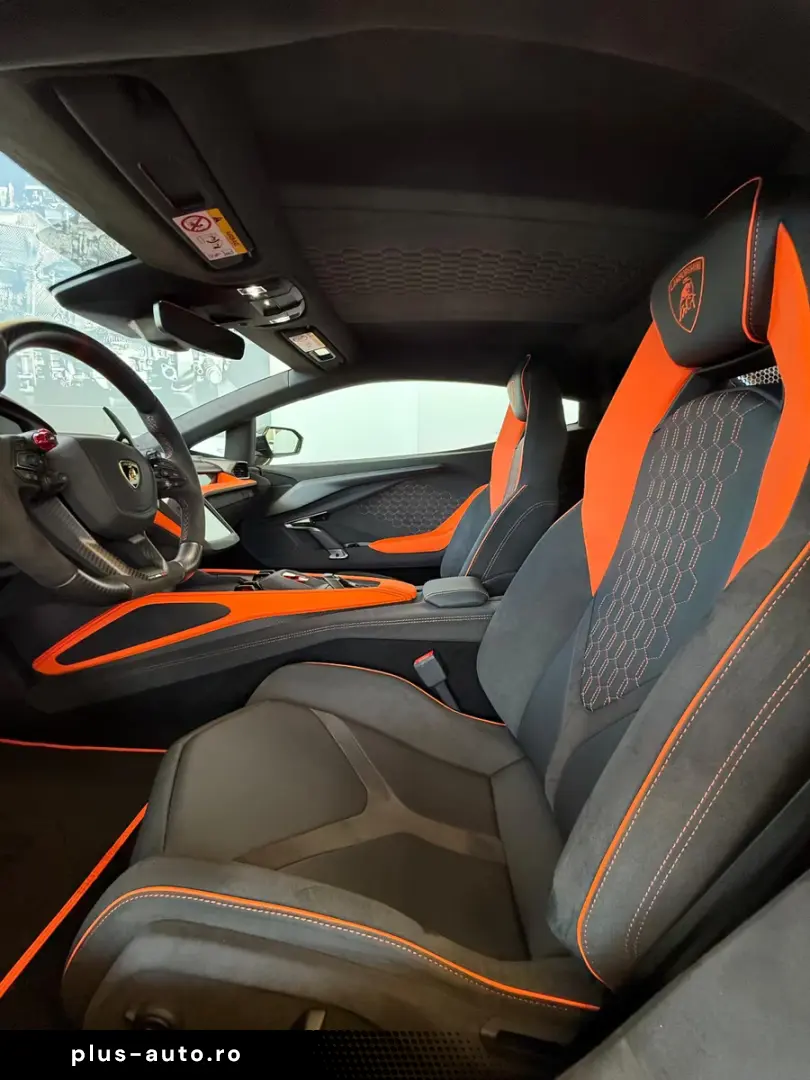 Lamborghini Revuelto