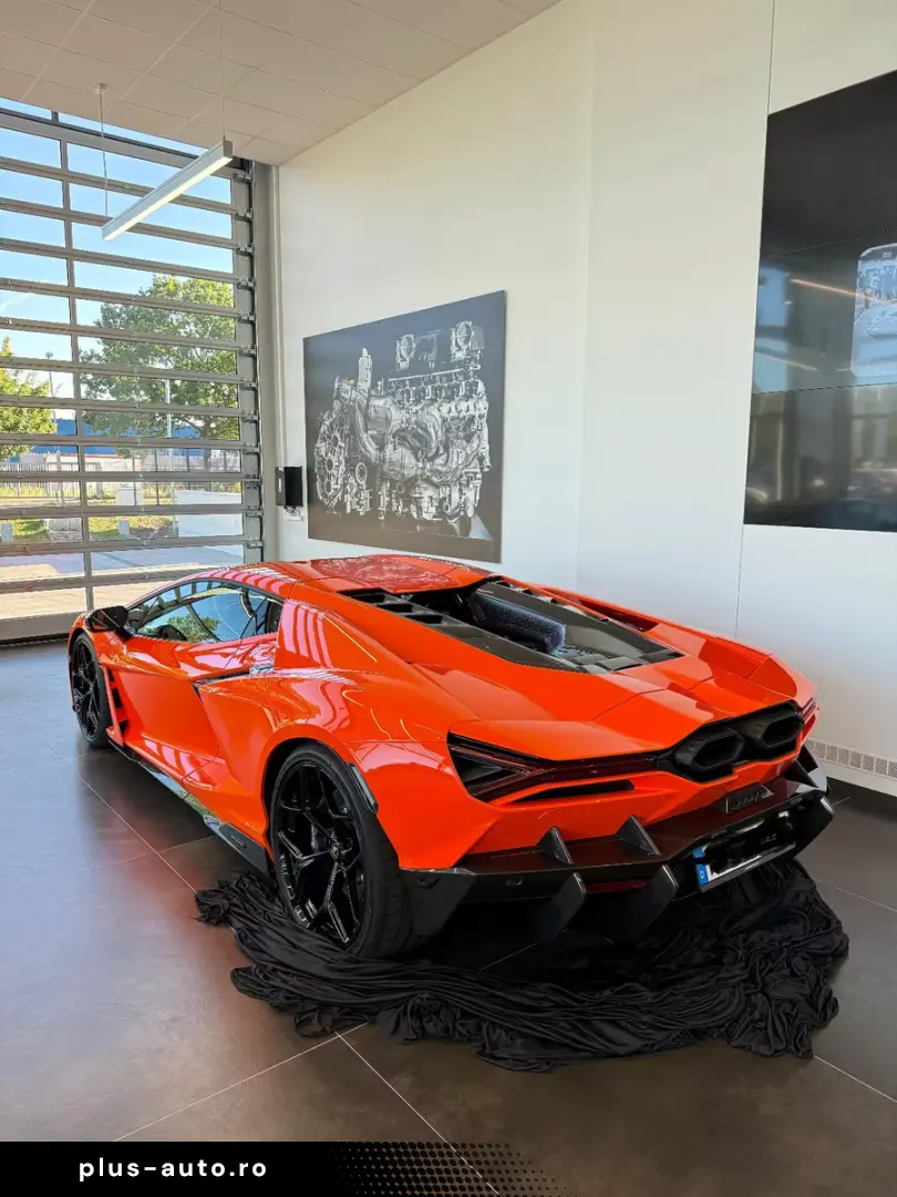 Lamborghini Revuelto