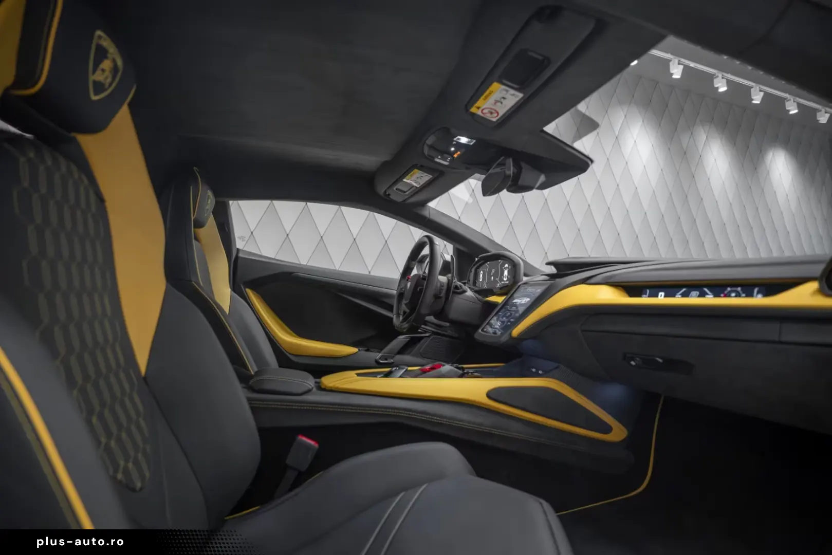 Lamborghini Revuelto