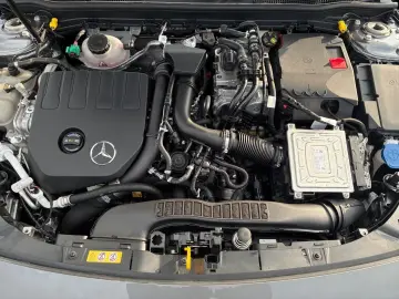 MERCEDES-BENZ CLA 250 e AMG Night Kamera LED Sitzh. AppleCP