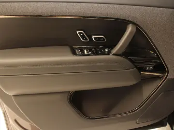 LAND ROVER Range Rover Sport P460e Hybrid Dynamic SE AHK Pa