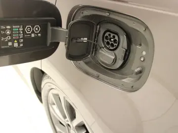 LAND ROVER Range Rover Sport P460e Hybrid Dynamic SE AHK Pa