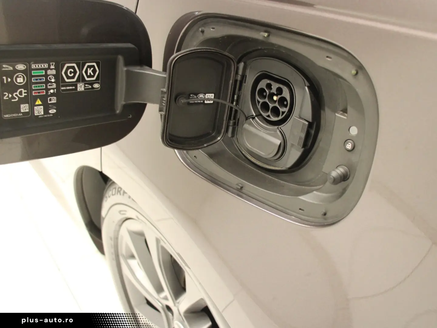 LAND ROVER Range Rover Sport P460e Hybrid Dynamic SE AHK Pa