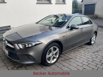 MERCEDES-BENZ A 250 e Lim. SITZHEIZUNG NAVI KLIMA LE&hellip;