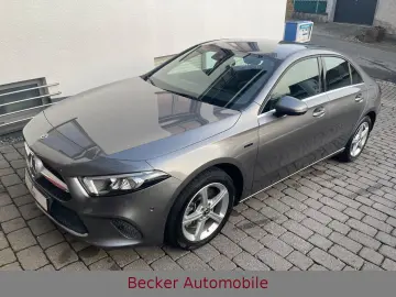 MERCEDES-BENZ A 250 e Lim. SITZHEIZUNG NAVI KLIMA LE&hellip;