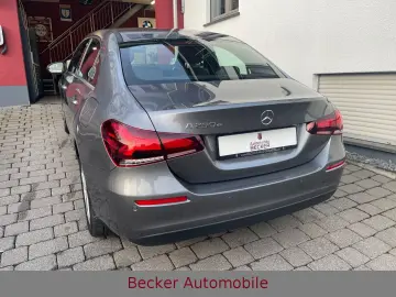 MERCEDES-BENZ A 250 e Lim. SITZHEIZUNG NAVI KLIMA LE&hellip;
