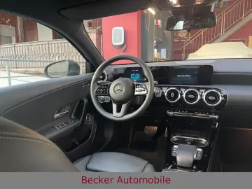 MERCEDES-BENZ A 250 e Lim. SITZHEIZUNG NAVI KLIMA LE&hellip;