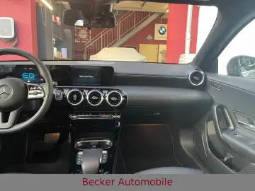 MERCEDES-BENZ A 250 e Lim. SITZHEIZUNG NAVI KLIMA LE&hellip;
