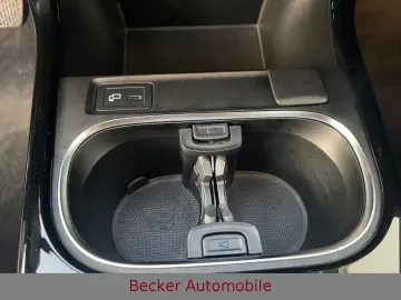 MERCEDES-BENZ A 250 e Lim. SITZHEIZUNG NAVI KLIMA LE&hellip;