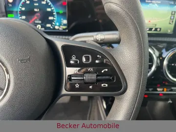 MERCEDES-BENZ A 250 e Lim. SITZHEIZUNG NAVI KLIMA LE&hellip;