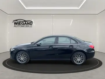 MERCEDES-BENZ A 250 e 8G-DCT BUSINESS-PAKET NAVI KLIMA