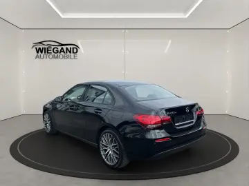 MERCEDES-BENZ A 250 e 8G-DCT BUSINESS-PAKET NAVI KLIMA