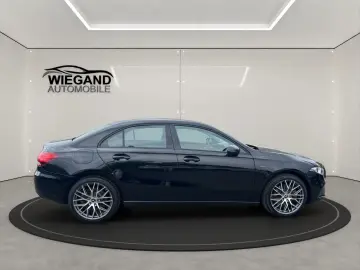 MERCEDES-BENZ A 250 e 8G-DCT BUSINESS-PAKET NAVI KLIMA