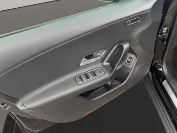 MERCEDES-BENZ A 250 e 8G-DCT BUSINESS-PAKET NAVI KLIMA