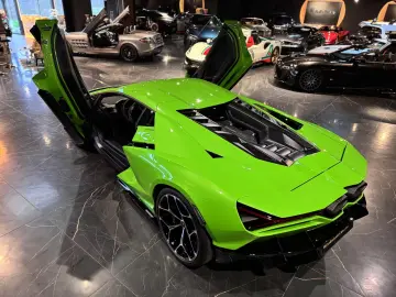 Lamborghini Revuelto