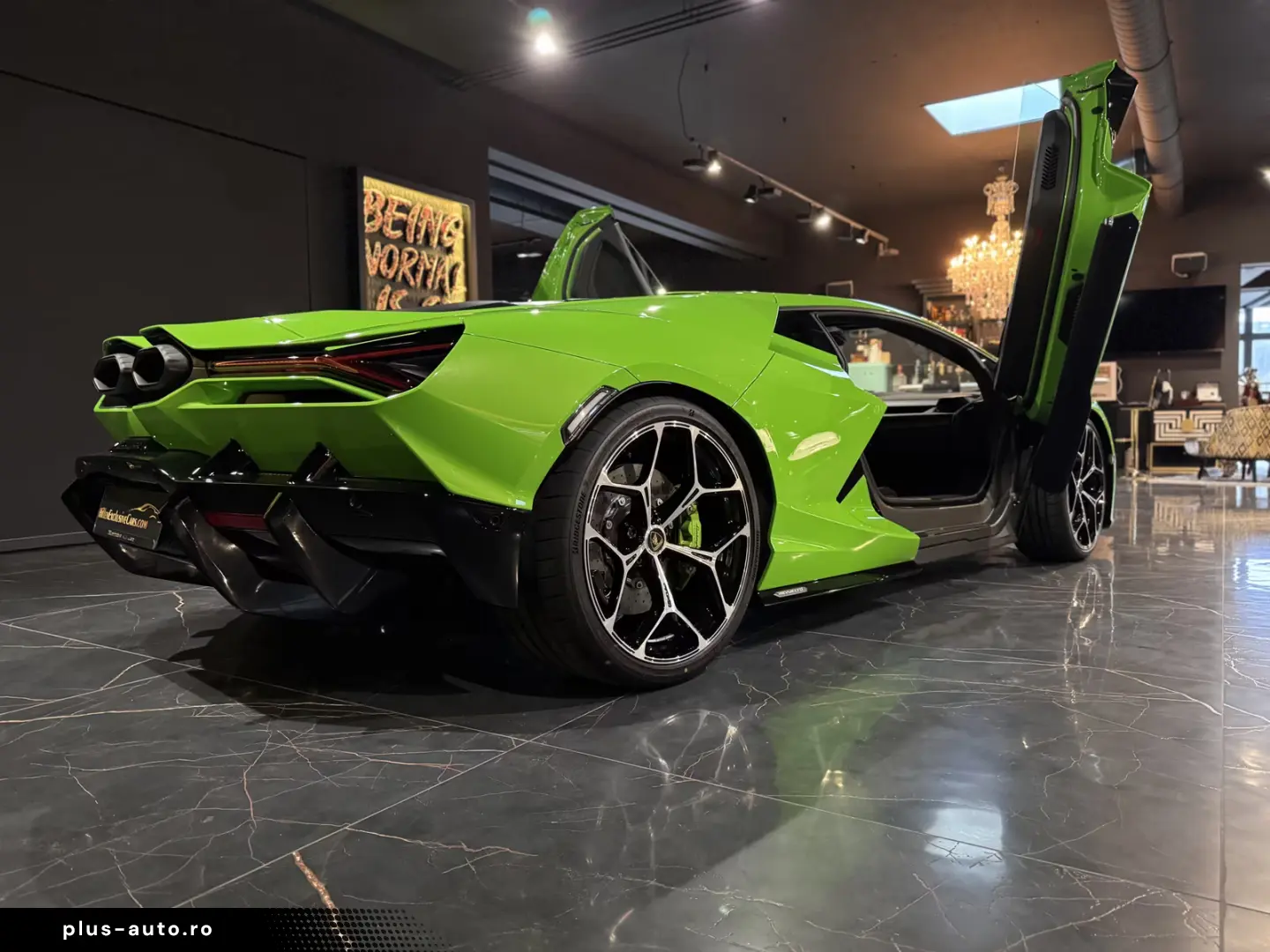 Lamborghini Revuelto