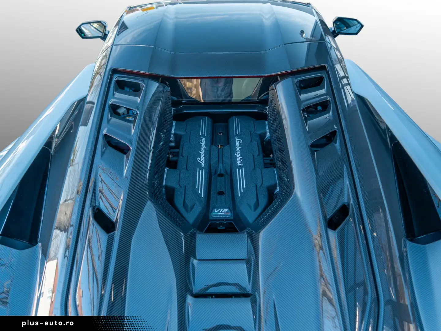 Lamborghini Revuelto